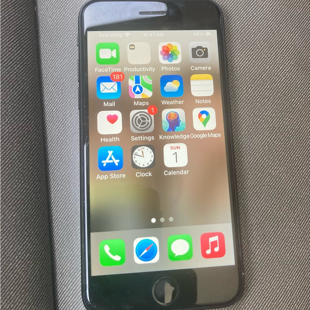 Apple iPhone in Black - Reliable Smartphone